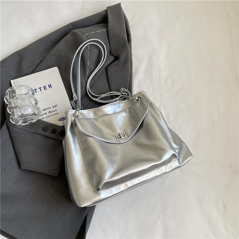 This Year, the Popular Silver Stray Bag Women's 2025 New Versatile Shoulder Underarm Bag Large-capacity Commuter Tote Bag