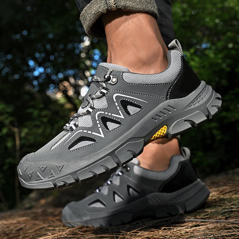 Men's Outdoor Hiking Shoes - Breathable, Wear-Resistant, Non-Slip, Lightweight for Autumn and Winter.