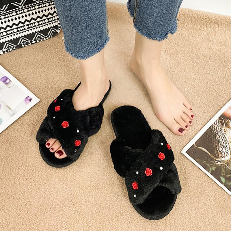 Fashion Fashion Flower Decoration Cross Strap Slippers Women 2025 Autumn Warm Short Plush Cotton Slides New Faux Fur Outdoor Slippers