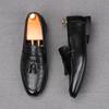 Trend Men's Pointed Tassels Patent Leather Casual Shoes Male Designer Slip On Loafers Homecoming Wedding Dress Zapatillas Hombre