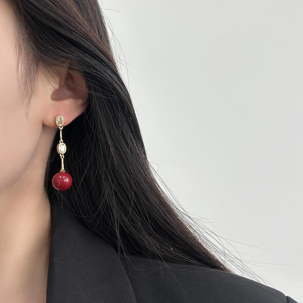 French Light Luxury Round Bead Earrings Earrings Retro Elegant Exquisite Niche High-End Trendy Cool Versatile Daily Earrings
