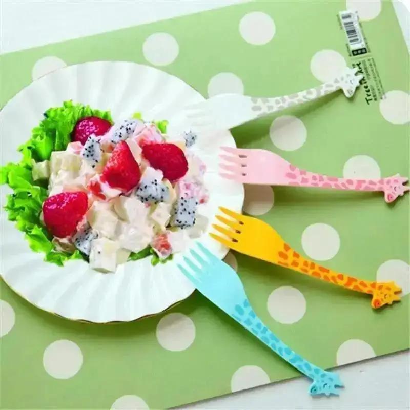 12Pcs Animal Farm Mini Cartoon Children Tableware Kids Cake Salad Dessert Food Giraffe Fruit Fork Toothpick Random Colors