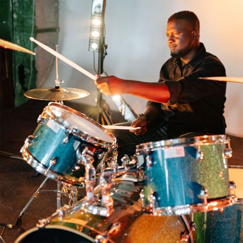 2pcs Wooden Drumsticks, Tapered Waist Drum Sticks, Entry Practice Drumsticks with Drum Hammer, Birthday Gift for Beginners (25cm)