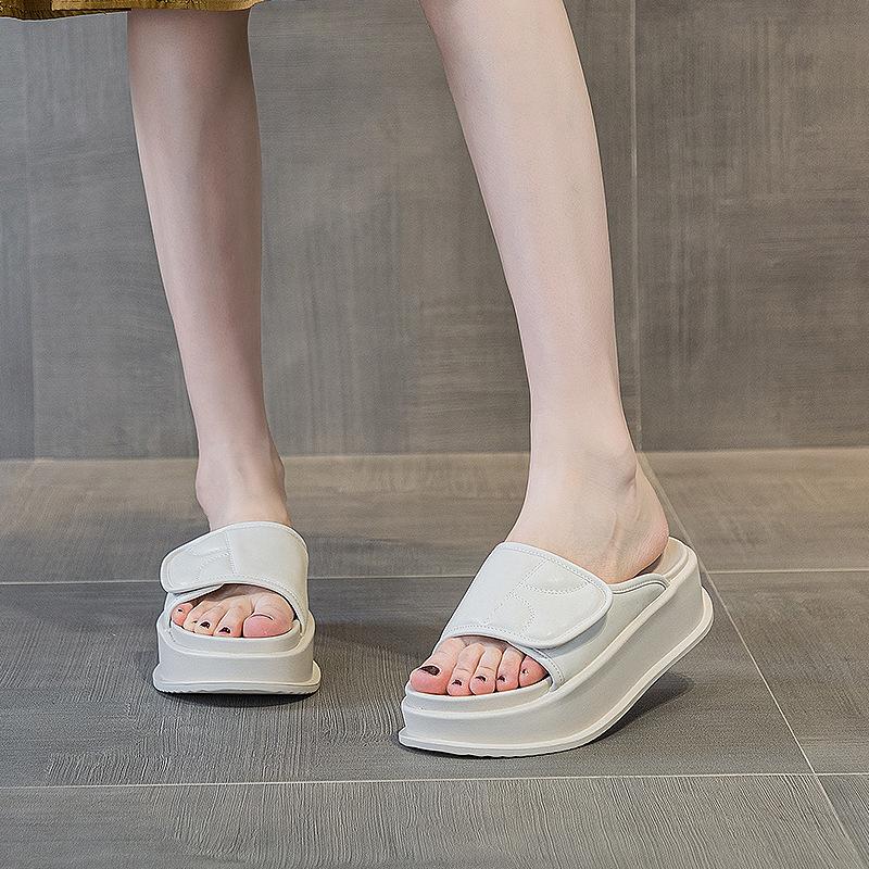 Velcro thick-soled slippers for women to wear in the summer of 2025, the new casual and versatile fashion fish mouth one-word drag trend