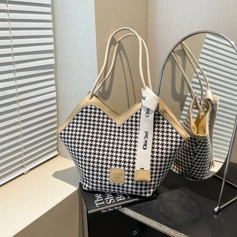 Textured bag 2025 spring new shoulder bag women's large-capacity commuter bag fashion casual contrasting color tote bag