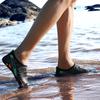Homens elásticos macios aqua sapatos femininos luz secagem rápida tênis para caminhada à beira-mar sapatos de surf deslizamento-em sapatos de natação tamanho 35-46