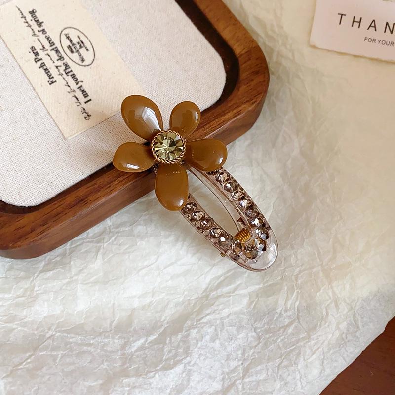 High-End Forest Style Lily Flower Hair Clip - Aesthetic Simulation Shark Grip for Women