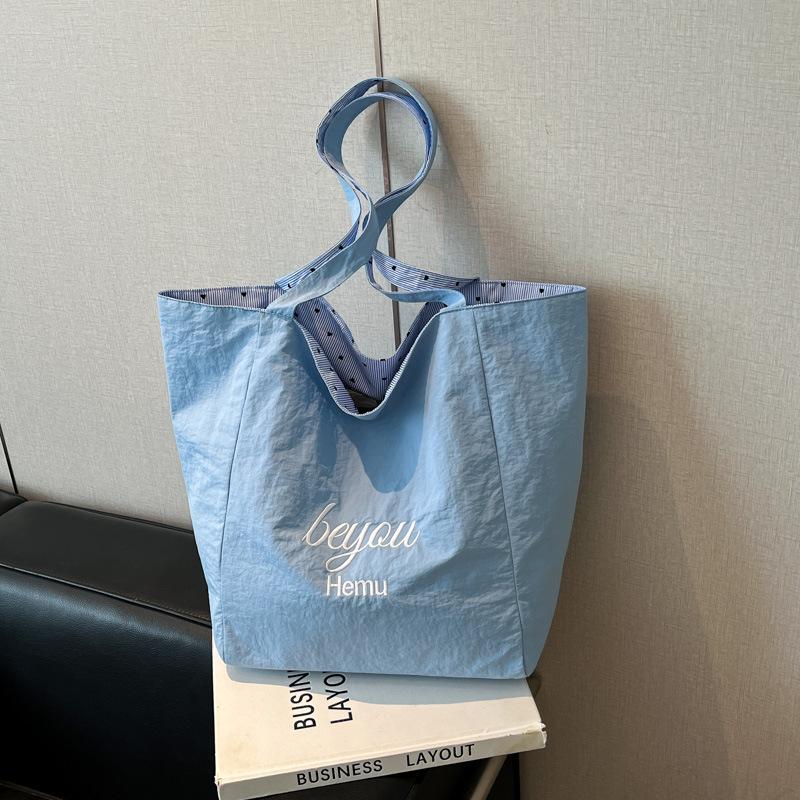 Tote Women's Bag 2025 Summer New Fashionable Simple One-shoulder Niche Design Solid Color Polka Dot Large Capacity Underarm Bag