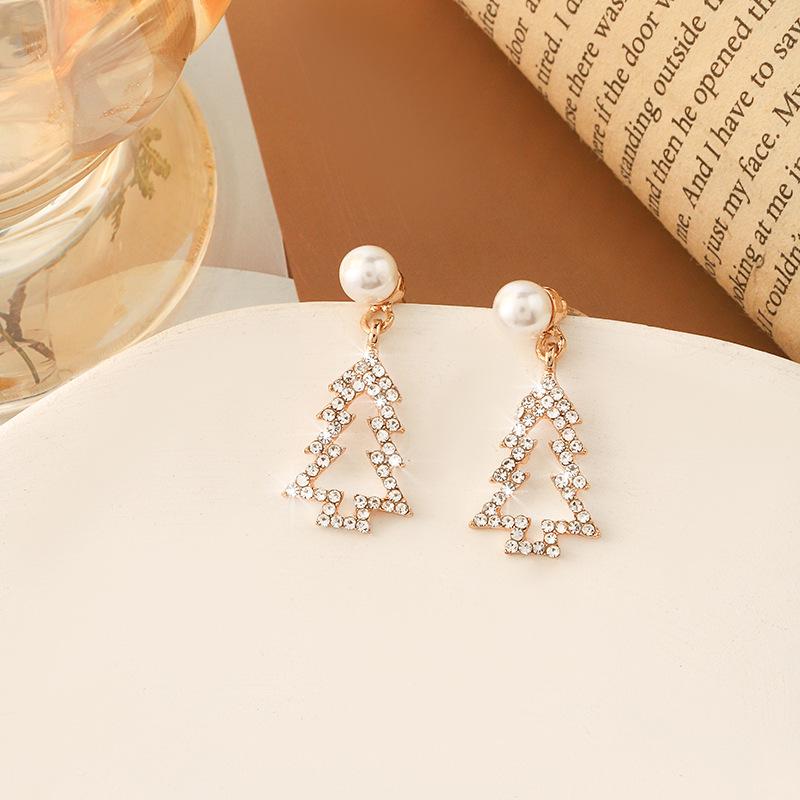 

Silver Needle Pearl Stud Earrings: Fashionable, Geometric Christmas Tree & Letter Designs with Diamond Accents for Women Electroplated