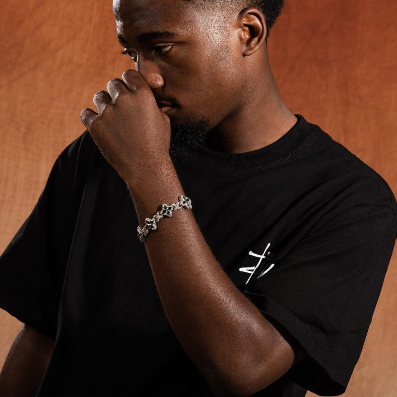 Hip-hop Rap Chain, Unlimited Four-leaf Clover Bracelet, Fashionable Cool Ruffian Handsome Premium 5A Zircon Color Necklace.