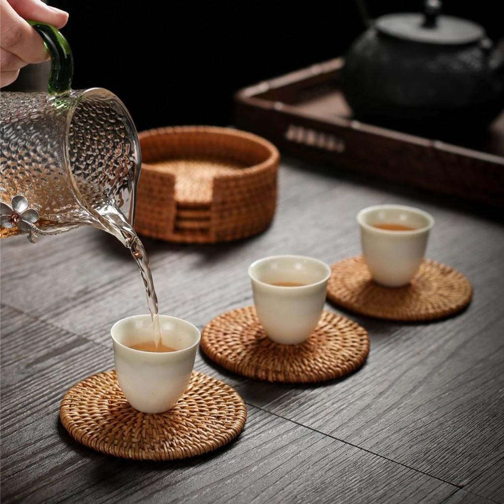 Retro Style Round Rattan Coasters - Natural Woven Fabric Placemats for Home And Kitchen Decor, Perfect for Dining Tables
