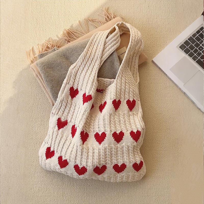 

Knitted Love Pattern Tote Bag Stylish Woven Handbag Shoulder Bag for Women Party Work Travel Underarm Bag Outdoor 35x10x31cm бежевий