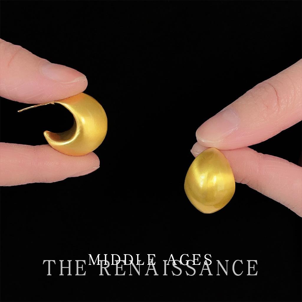 Матовые геометрические трехмерные серьги-пусеты в форме буквы С, серьги люкс, модные серьги для работы