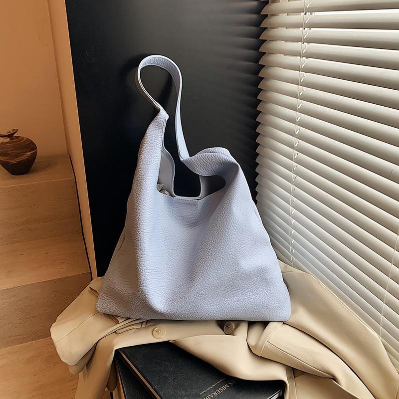 New light luxury niche bag, high-end sense versatile shoulder bag, women's commuting large-capacity tote bag