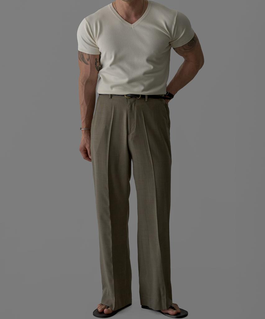Baulopeulodeogteu V-Neck Muscle Short Sleeve Knit [Ivory]