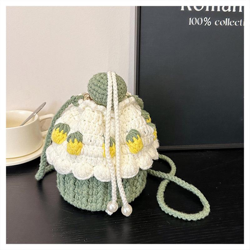 Handmade Knitted Cake Bag Children's Oblique Span Knitted Bag Finished Yarn Crocheted Sweet Lady Yarn Bag Christmas
