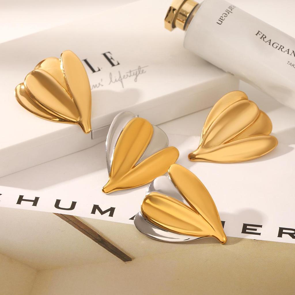Stainless Steel Leaf Stud Earrings, Niche Design, 18K Gold-Plated, Non-Fading for Women.