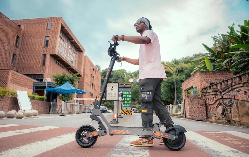 Kukirin G2 Folding Electric Scooter, 800W Motor, 45km/h, 48V 15.6Ah Battery, Dual Disc Brake, 10 Inch Vacuum Tire