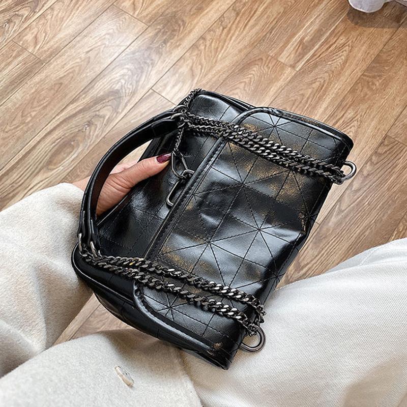 Fashion Shoulder Bag for Women PU Leather Chains Armpit Black Solid Color Messenger Bag Flap Handbags