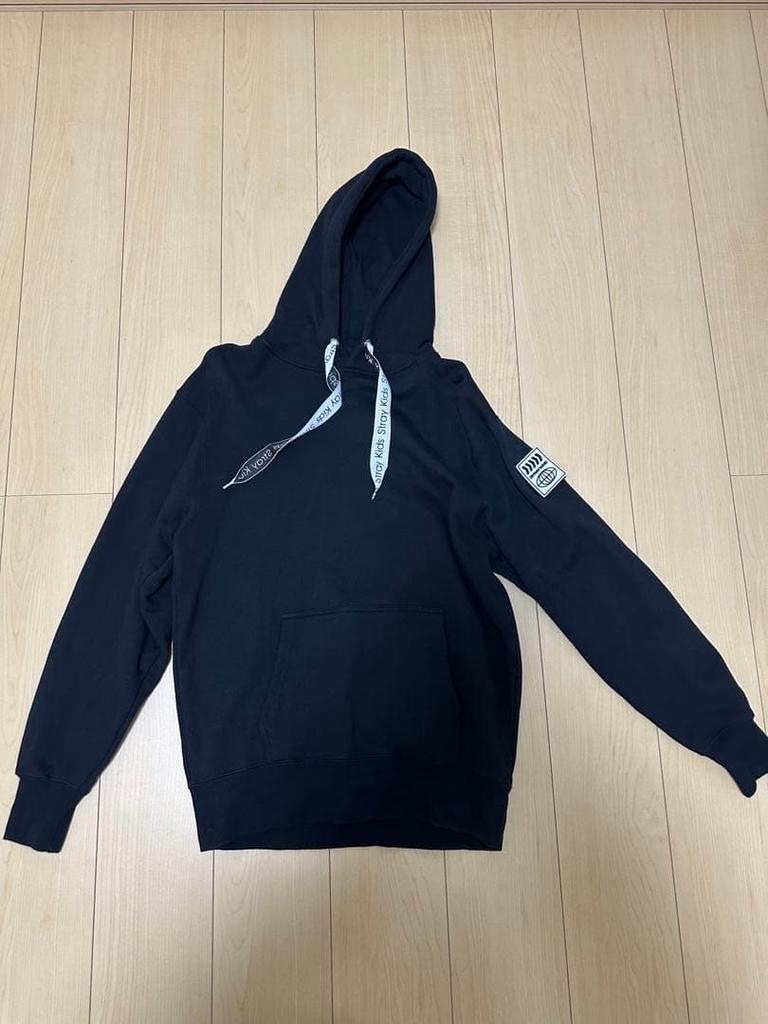 [USED] Straykids Hoodie, Size L