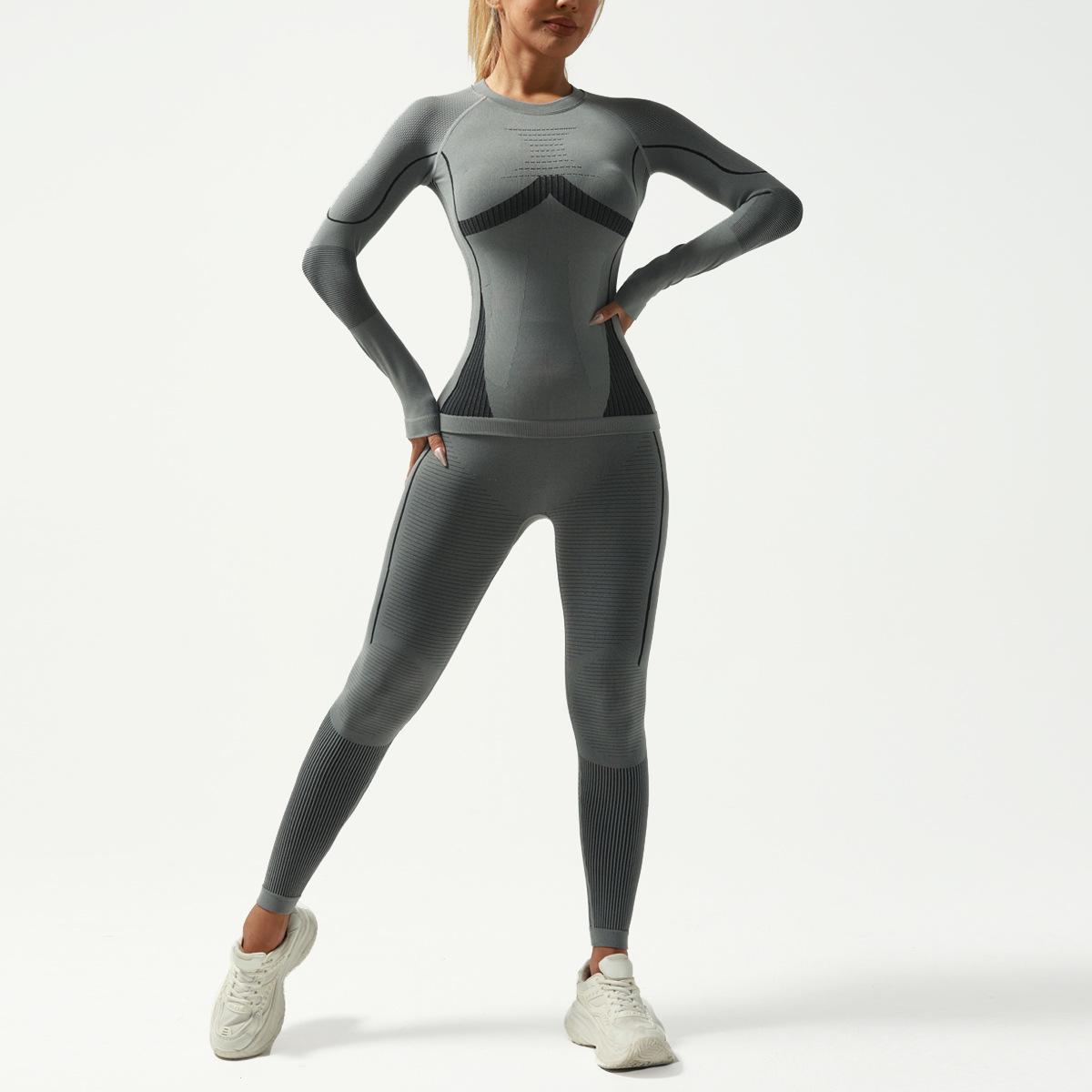 

Seamless Skiing Base Set Thermal Underwear Quick Drying Sportswear Suitable for Skiing Fitness Sportswear and Winter Sports S