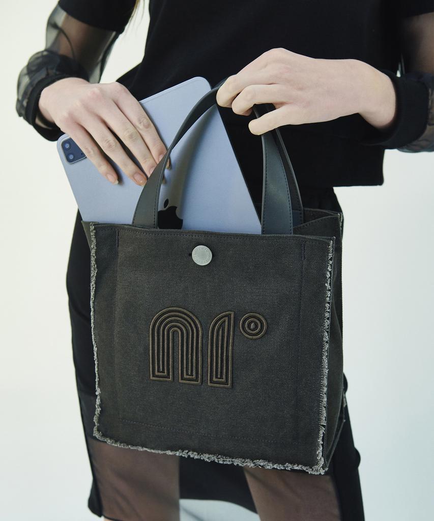 Nillring 3 Pm Small _ Tote Bag