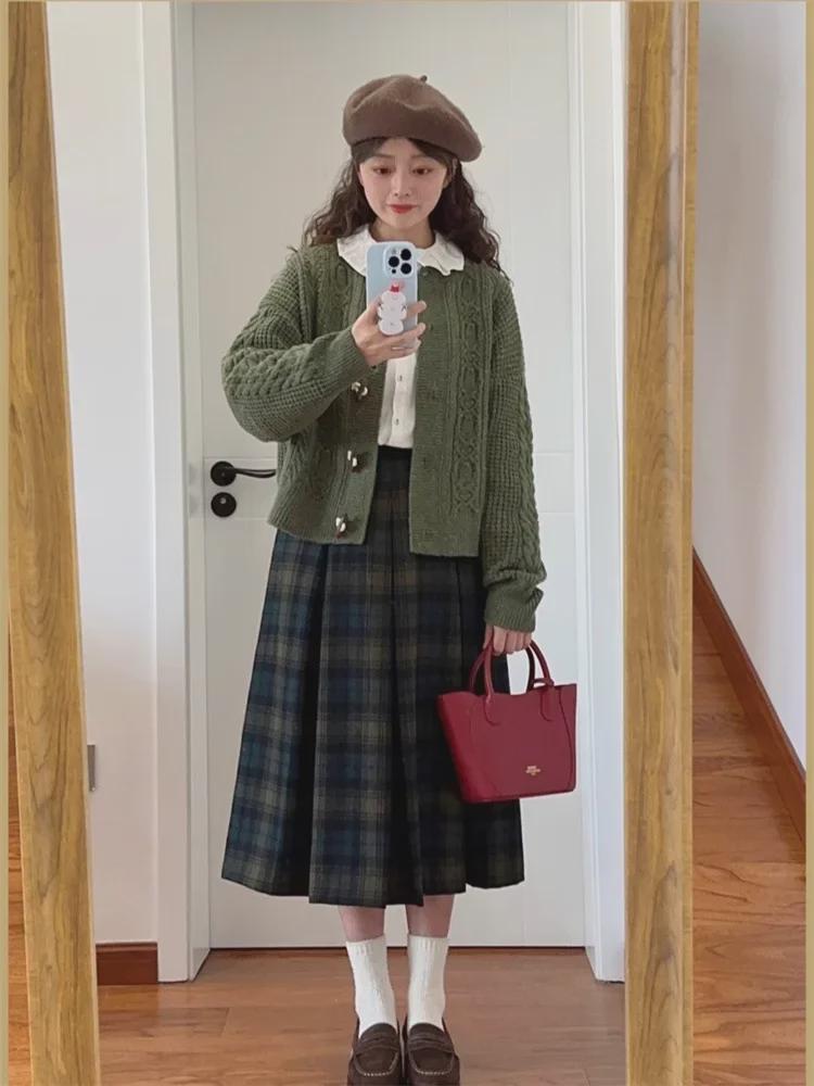Women's French Wool Plaid Pleated A-line Skirt for Autumn/Winter 2023