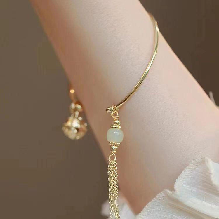 

Xiaohonghu national tyle girlfriend bracelet women bell pendant imitation Tian Yu bracelet retro Fu brand bracelet jewel