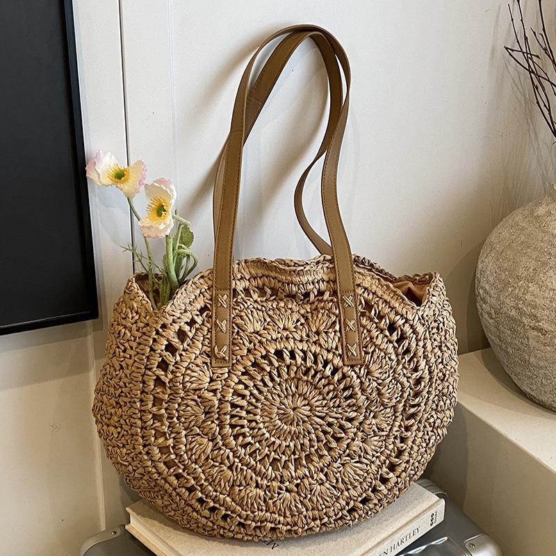 New vacation straw bag women's woven bag beach bag round hollow large capacity tote bag fashionable shoulder bag