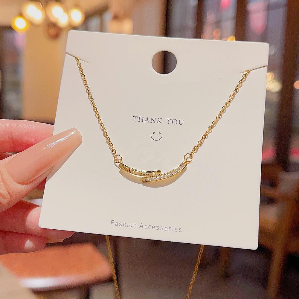 Minority Design Sense Geometric Titanium Steel Necklace Feminine Temperament Simple Pendant Clavicle Chain with 100 Accessories.