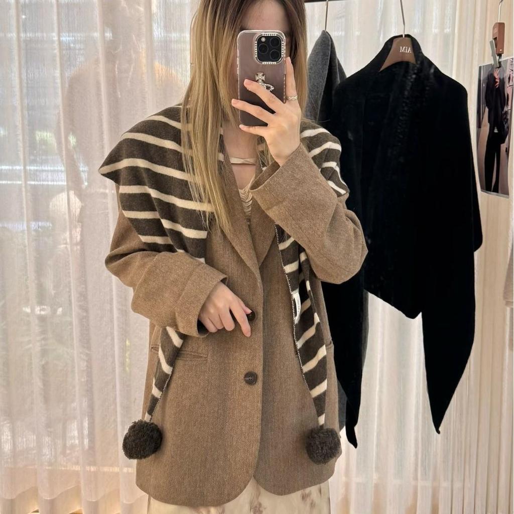 Japanese Handmade 100% Wool Striped Triangle Scarf: Versatile Christmas Shawl & Neck Warmer.