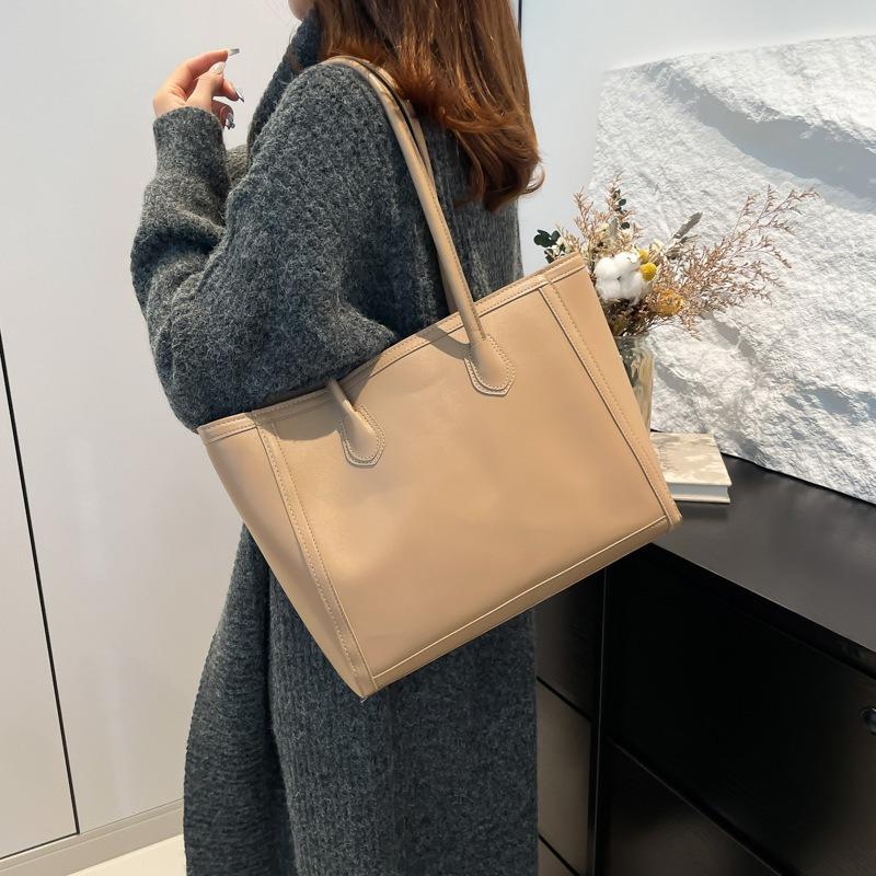 Retro Large-capacity Commuter Handbag, Fashionable and Atmospheric Women's Shoulder Bag, Go Shopping, Versatile Tote Bag