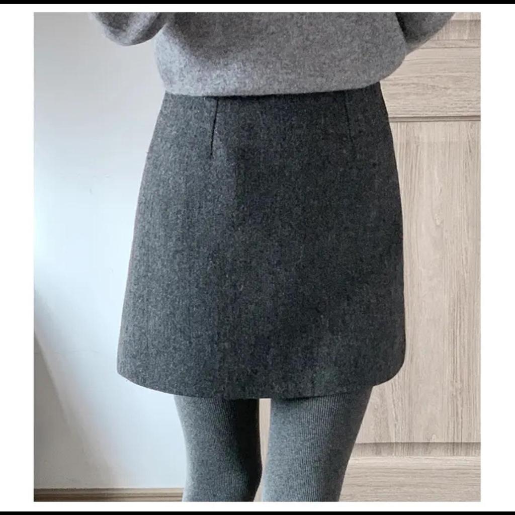 Korean Gray Wool A-line High-Waisted Skirt for Women: Slimming, Elegant, Versatile, Anti-Exposure, Short Skirt for Autumn/Winter