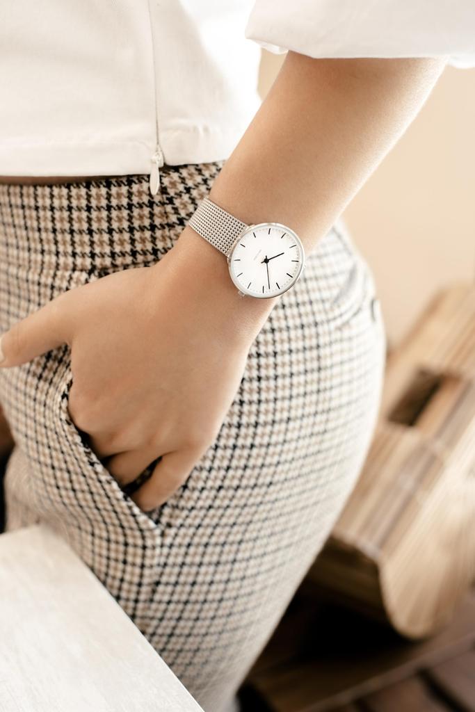 ARNE JACOBSEN CITYHALL 53201-1608 Wristwatch, 34mm, Scandinavian Design, Water Resistant (Quiet Design with No Second Hand), White with Silver Mesh