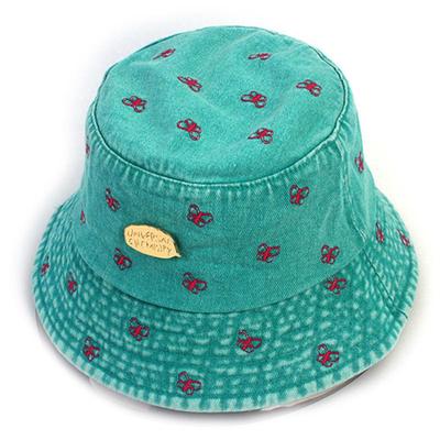Cappello a secchiello in denim verde farfalla chimica universale