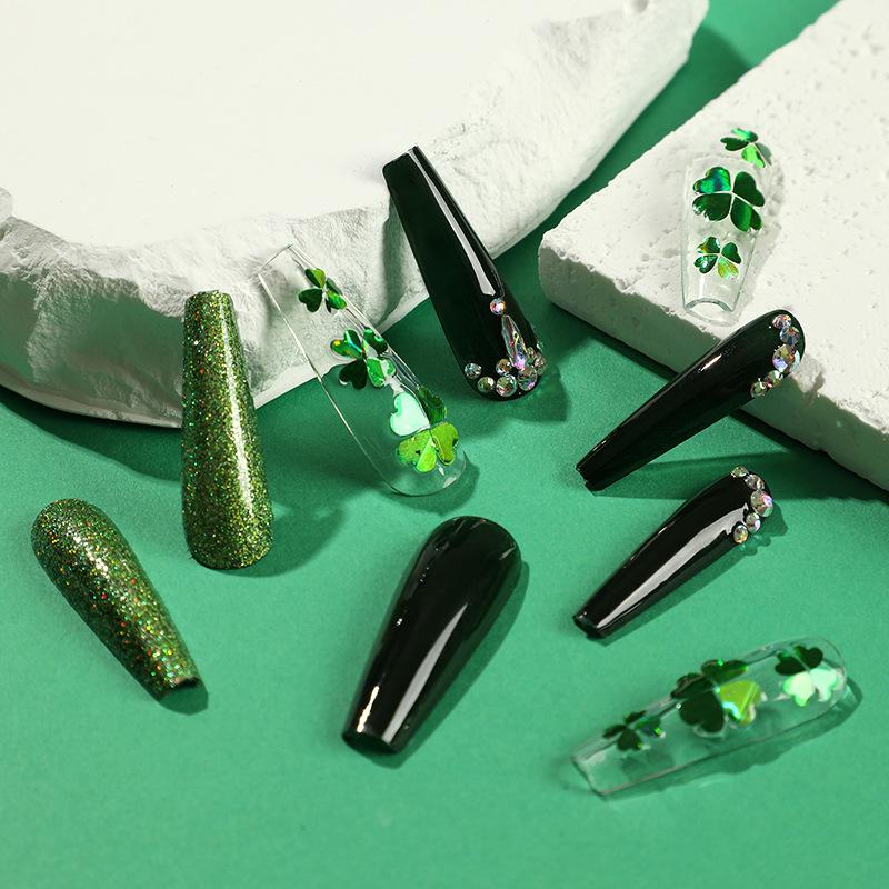 24 pezzi/set Chiodi rapidi St. Adesivo per unghie finte con glitter verdi per il giorno di San Patrizio, unghie finite per manicure impermeabili indossabili