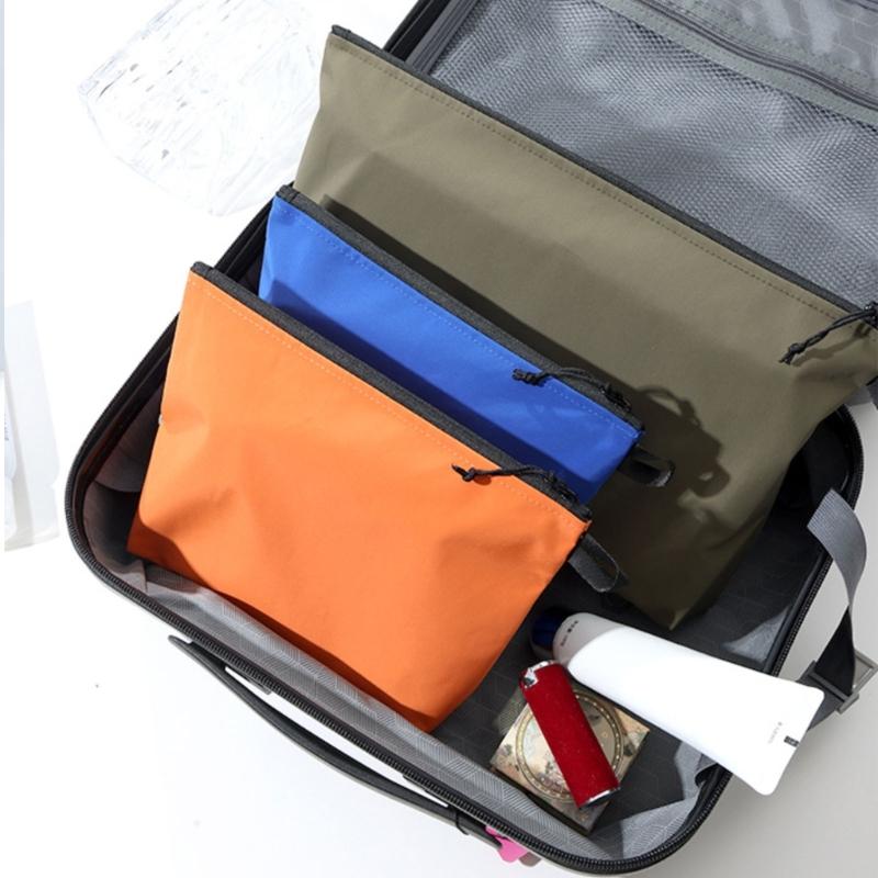 Portable Outdoor Storage Pouch Tear Resistant Wide Opening Waterproof Travel Organizer Bag Large Capacity Cosmetic Bag