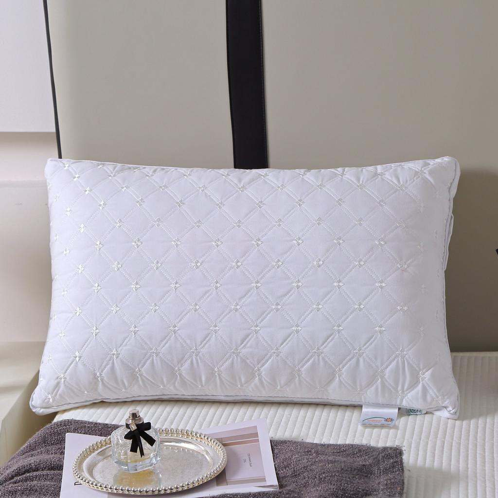 Checkered Embroidered Velvet Breathable Neck Protection Helps Sleep Hotel Pillows Pillow Cores