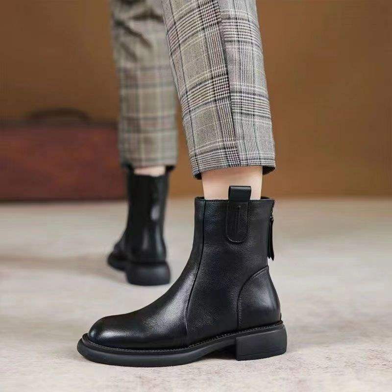 Bottes courtes pour femmes 2026 Printemps et Automne nouveau style style britannique bottes en cuir à petit talon Chelsea rétro