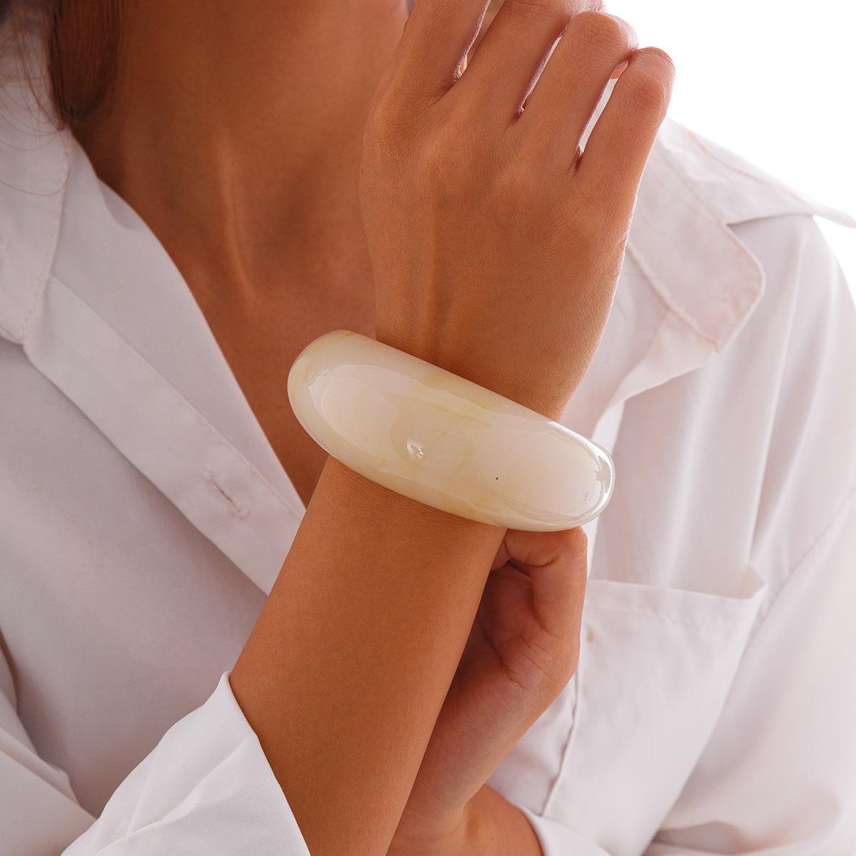 

Стильный разноцветный яркий гладкий браслет для женщин Y2K для девочек нерегулярные акриловые ацетатные открытые браслеты-манжеты ювелирные изделия