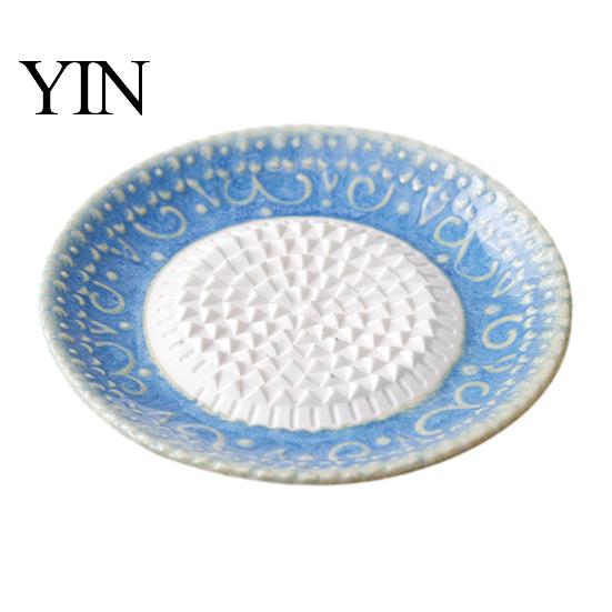 Portable Garlic Mincer Ceramic Grater Plate, Embossed Grinding Dish for Grating Manual Food Crusher Wasabi Ginger Cheese Chocolate Carrot Fruits