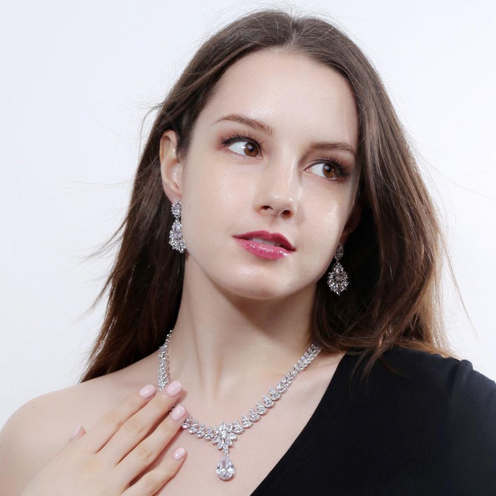 2 Stück Luxus Braut Hochzeits Halskette Ohrringe Wassertropfen Zirkon Schmuckset für Damen Silber Farbe Braut Party Abschlussball Zubehör