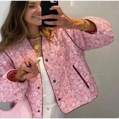 Jaqueta Feminina de Outono e Inverno Rosa Estampada Patchwork Jaqueta Quente Espessa Doce Rosa Estampada Algodão Jaqueta Feminina Manga Longa Decote V com Bolsos