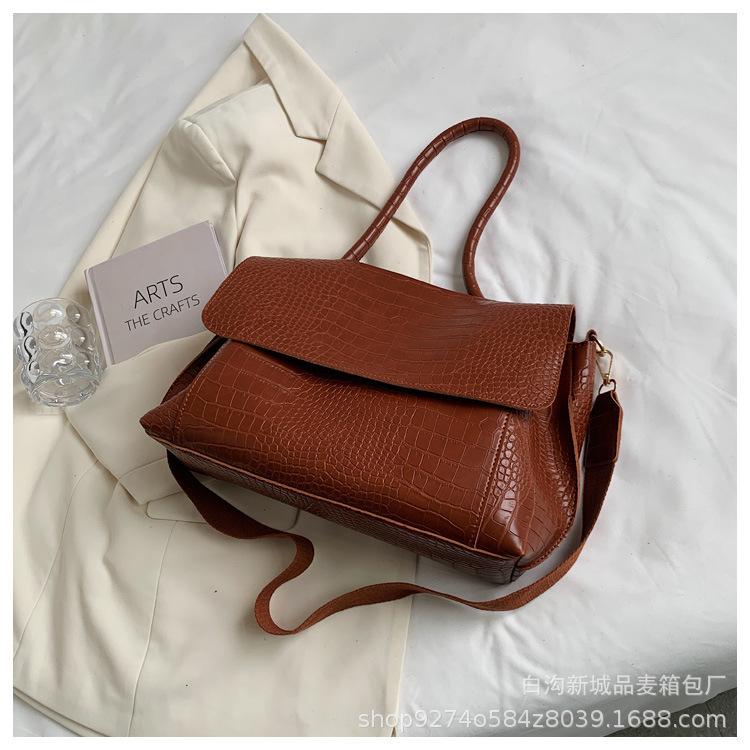 

Large-capacity Bag Women 2026, Fashionable and Stylish, Armpit Crossbody Single-shoulder Commuter Bag, Hand-held Tote 33X25X12CM