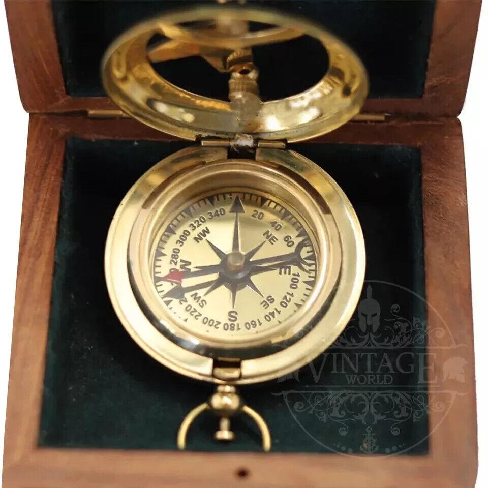 

Polished Brass 45mm Pocket Sundial Compass in Wooden Box золотий