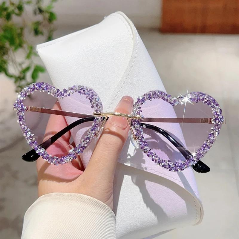 Heart Shaped Sunglasses with Rhinestones Women  New Fashion Decorative Sun Glasses Chic Sweet Beach Vacation Shades