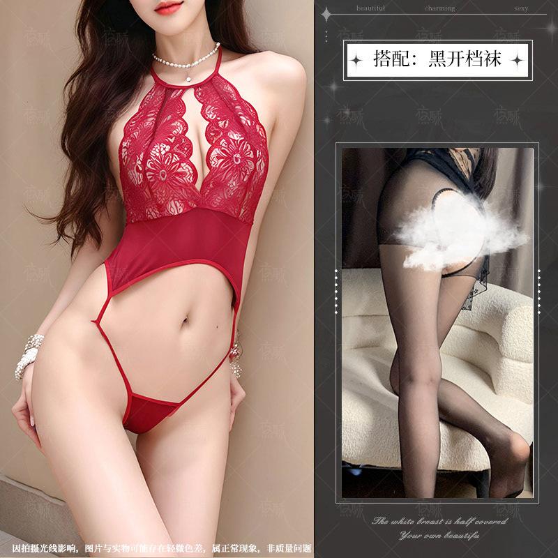 Sexy underwear, sexy pajamas, small breasts, shame onesie, female seduction, no transparent passion clothes on the bed