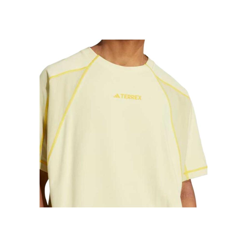 adidas X National Geographic Aeroready Outdoor Szybkoschnący T-shirt z okrągłym dekoltem i raglanowymi krótkimi rękawami Unisex Góra Pudrowo-żółty JD5961