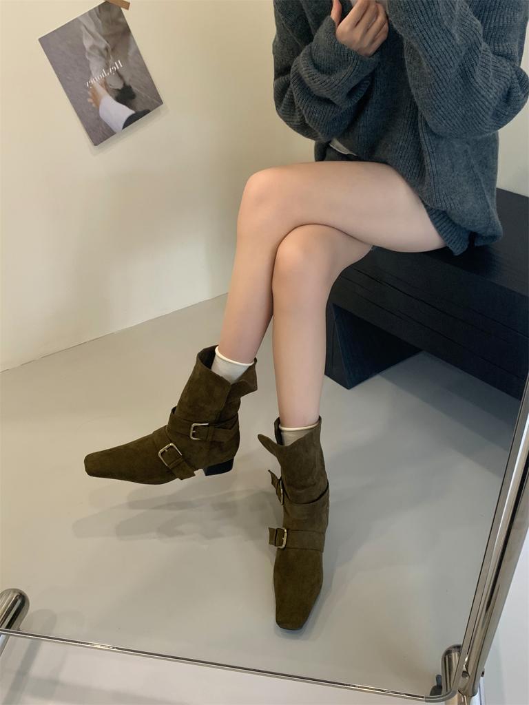2025 Korean Version of the New Niche Design Retro French Short Boots Small Square Head Western Boots Suede Medium Boots Women's Boots