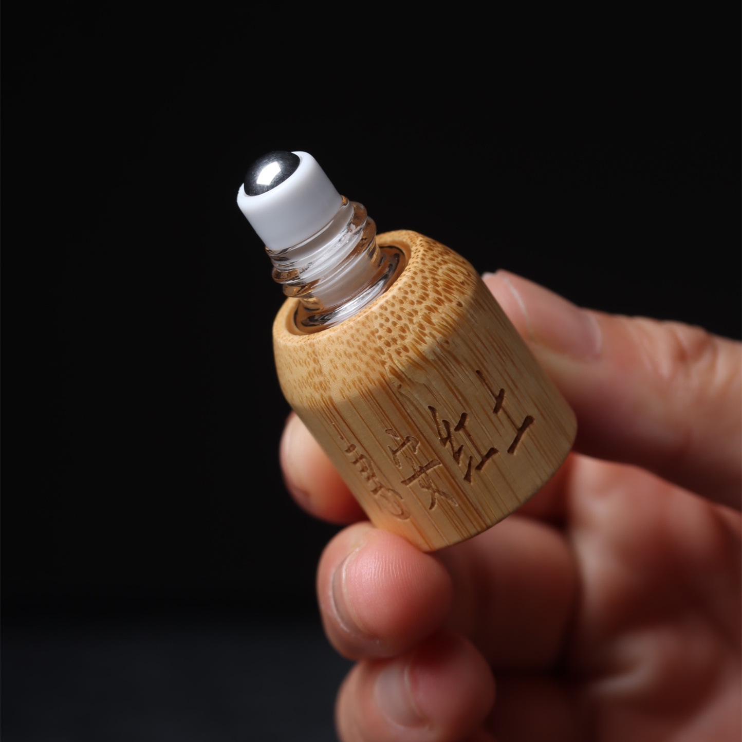 Huian Red Soil Agarwood Pure Essential Oil - Natural, Undiluted, No Additives, Genuine Aroma. Other Wood Products